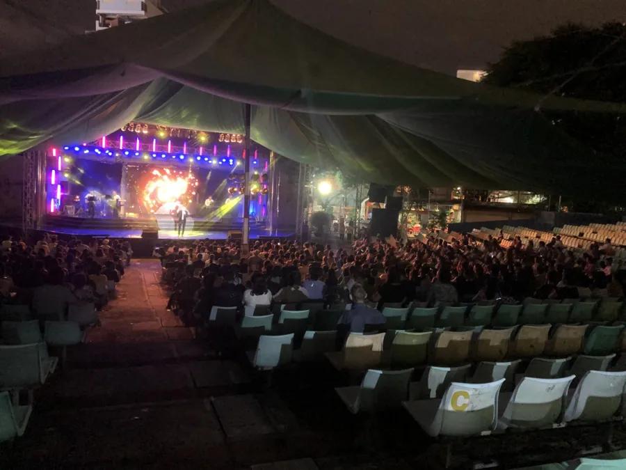 Live show crowd