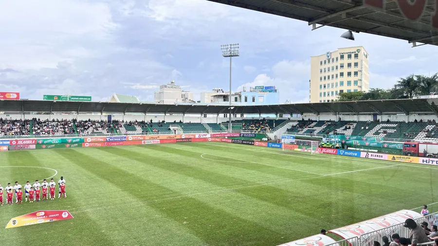 Brand boards around Pleiku stadium