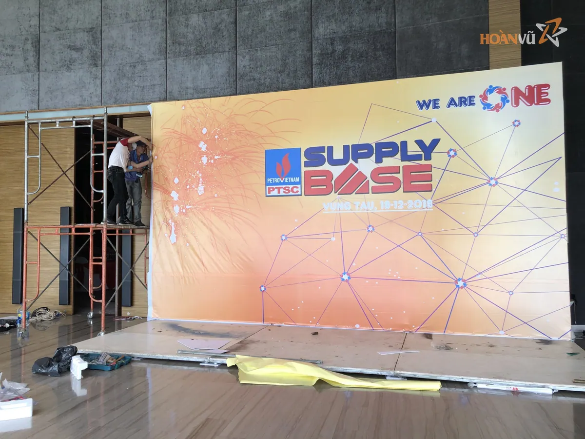 Lắp màn hình LED sự kiện doanh nghiệp trong sảnh