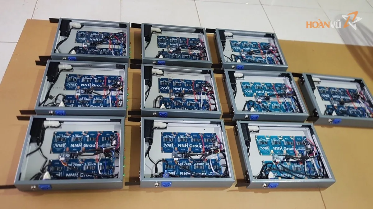 Mạch điều khiển bảng LED trước khi đóng vỏ