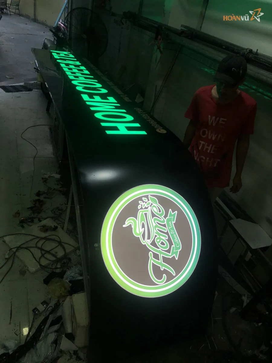 Hộp đèn logo tròn gắn tường ban đêm